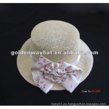 Moda y elegante sombrero de paja decoración de la señora